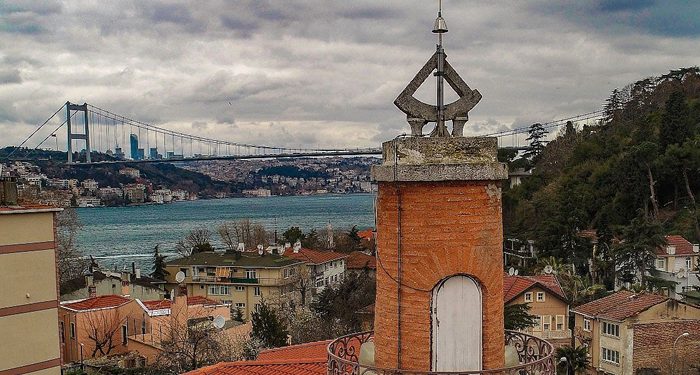 İstanbul’un simgelerinden, 447 yıllık güneş saatli minare