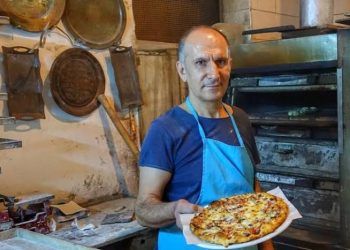 Osmanlı fırınında talaşla pide pişiriyor | Küçükpazar