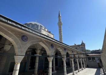 Çinileri ile Ünlü Eminönü Rüstem Paşa Camii -1561
