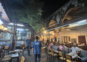Çorlulu Ali Paşa Medresesi Ve İçerisindeki Nargileciler