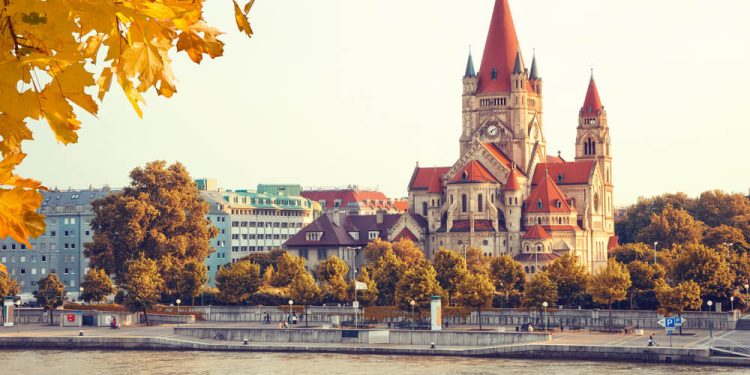 “Viyana Gezi Rehberi: Tarihi Sarayları, Kültürel Mirası ve Lezzet Durakları”