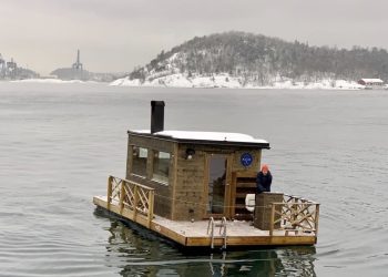 Oslo limanında yüzer sauna: Bademaschinen Sauna