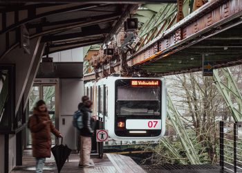 Dünyanın İlk Havaray Treni Wuppertal