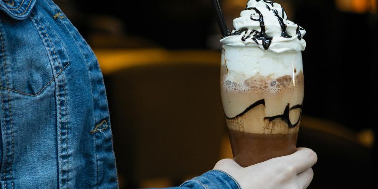 Almanya’daki Noel Pazarlarında Bulunan Alkolsüz İçecekler”